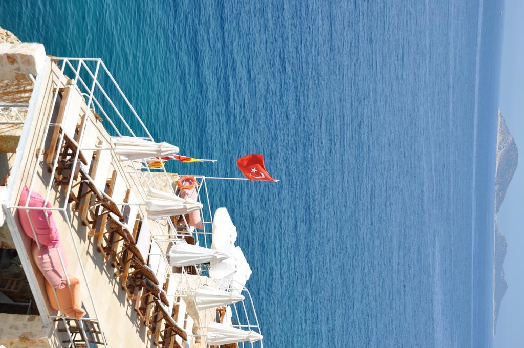 Caretta Hotel Kalkan Exterior foto